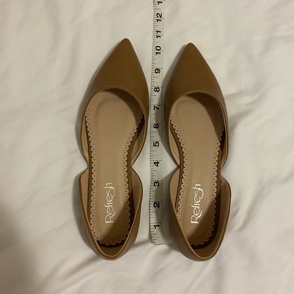 Refresh Tan Pointed Toe Flats Size 7.5 - Picture 7 of 10